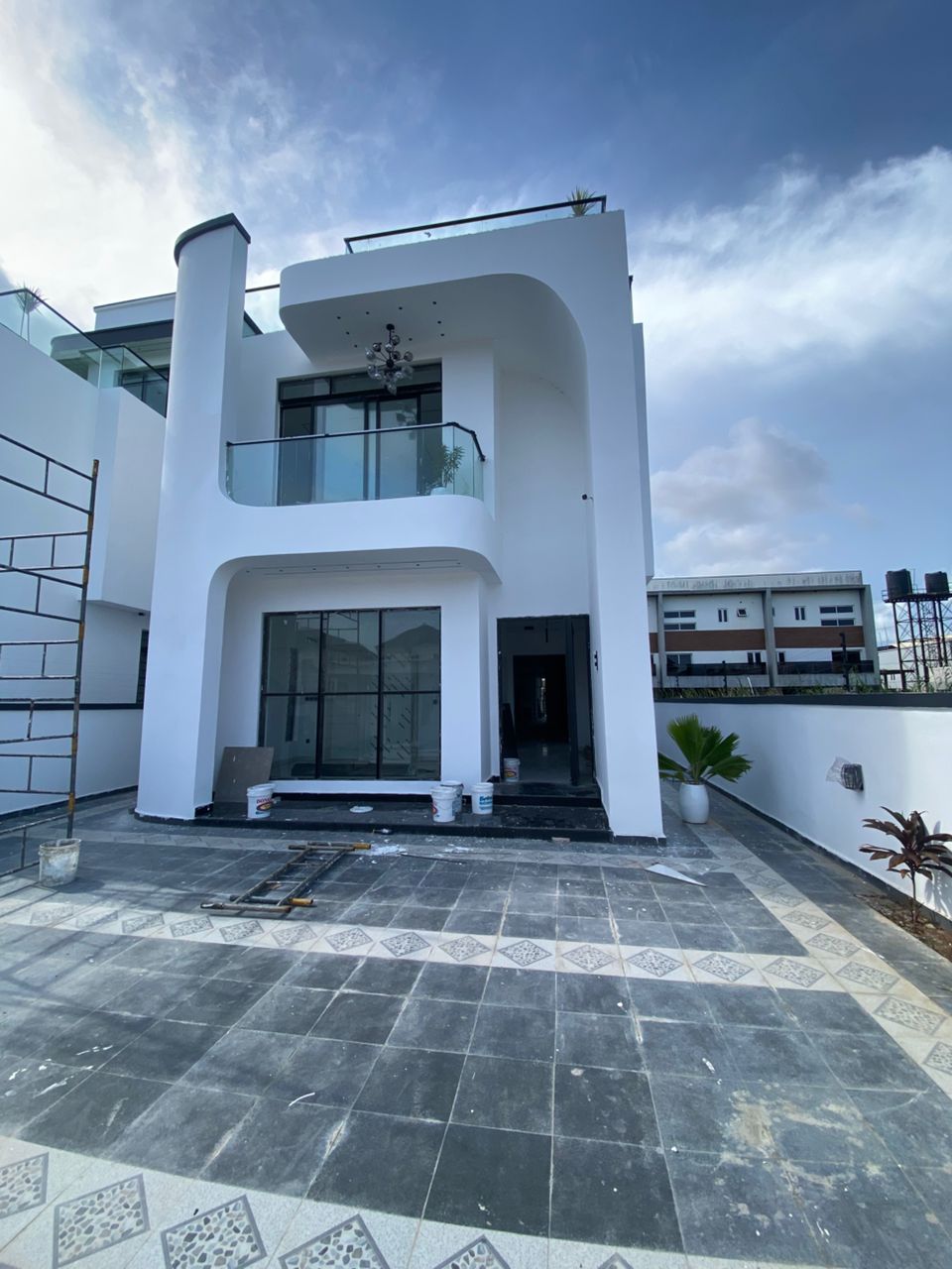 5 Bedroom Fully Detached Ikate